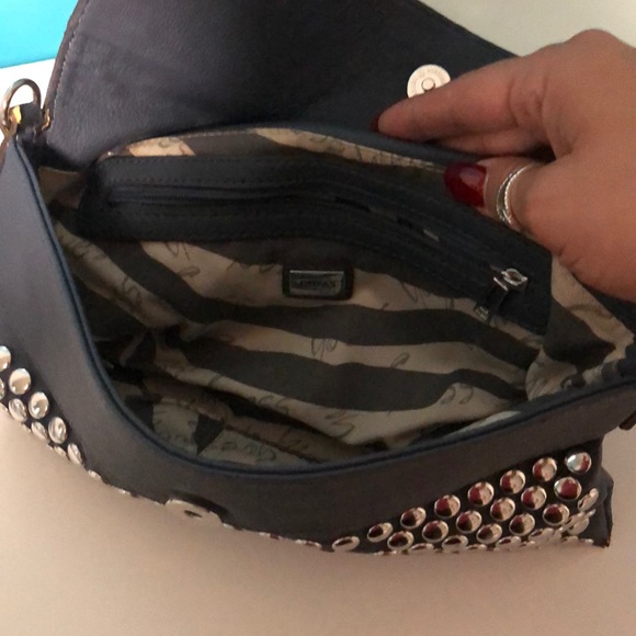 ✨FINAL SALE✨ Guess Leather Blue Studded Clutch - Picture 12 of 15